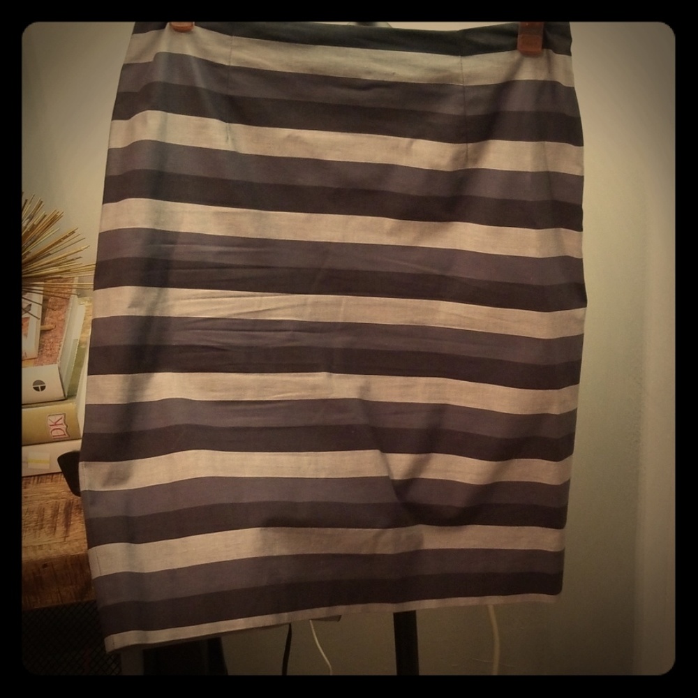 Silver and black Halogen skirt,size 8P